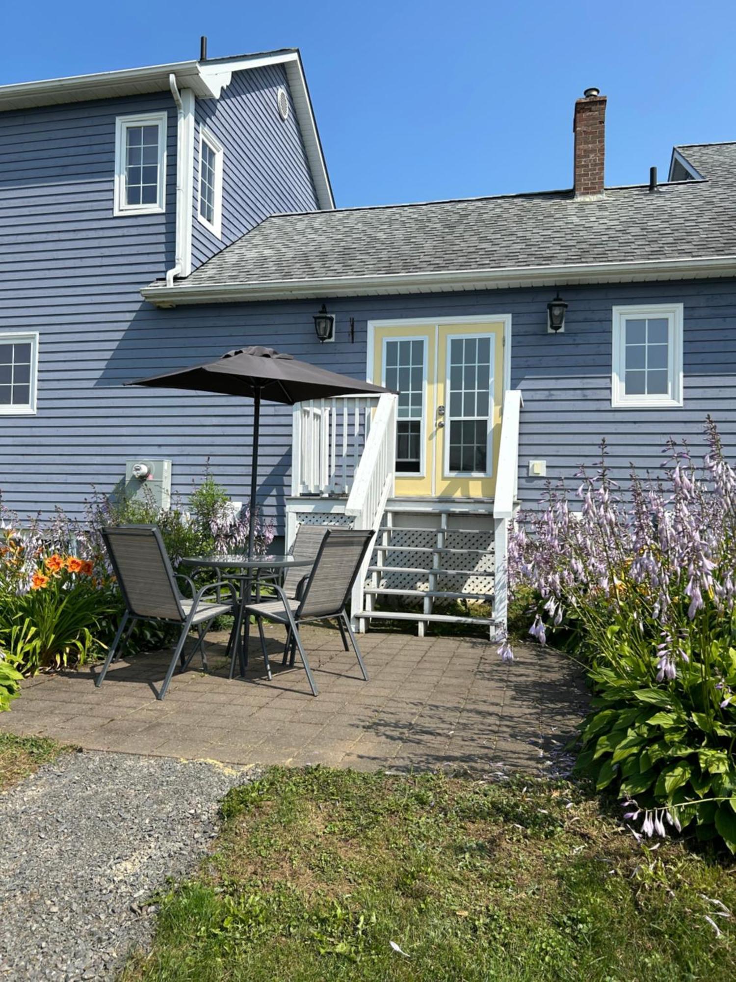 Tides Inn Guest Suites Halls Harbour Exterior foto