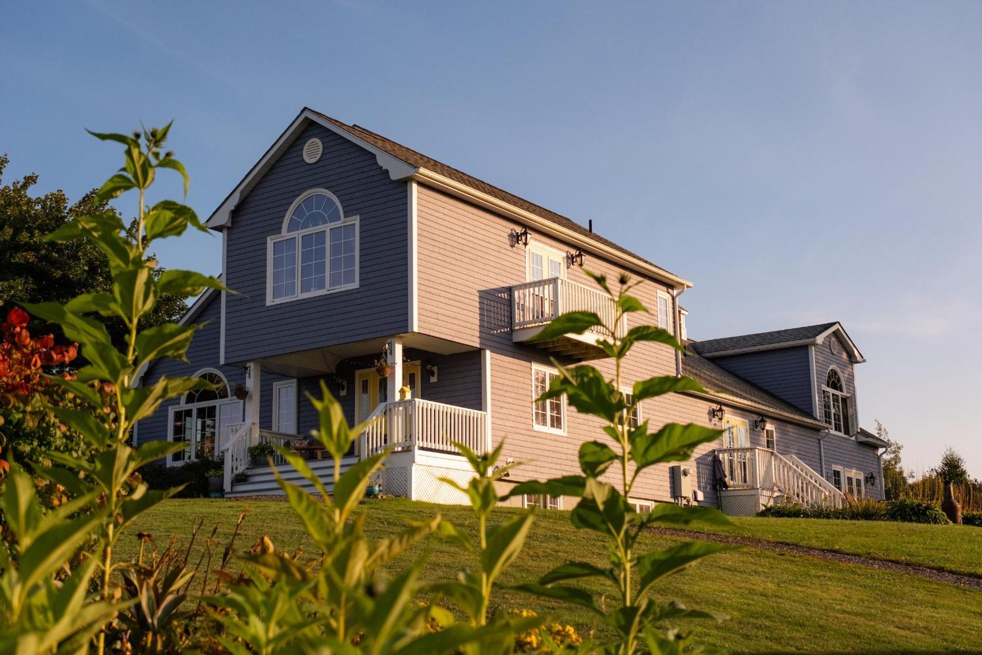 Tides Inn Guest Suites Halls Harbour Exterior foto